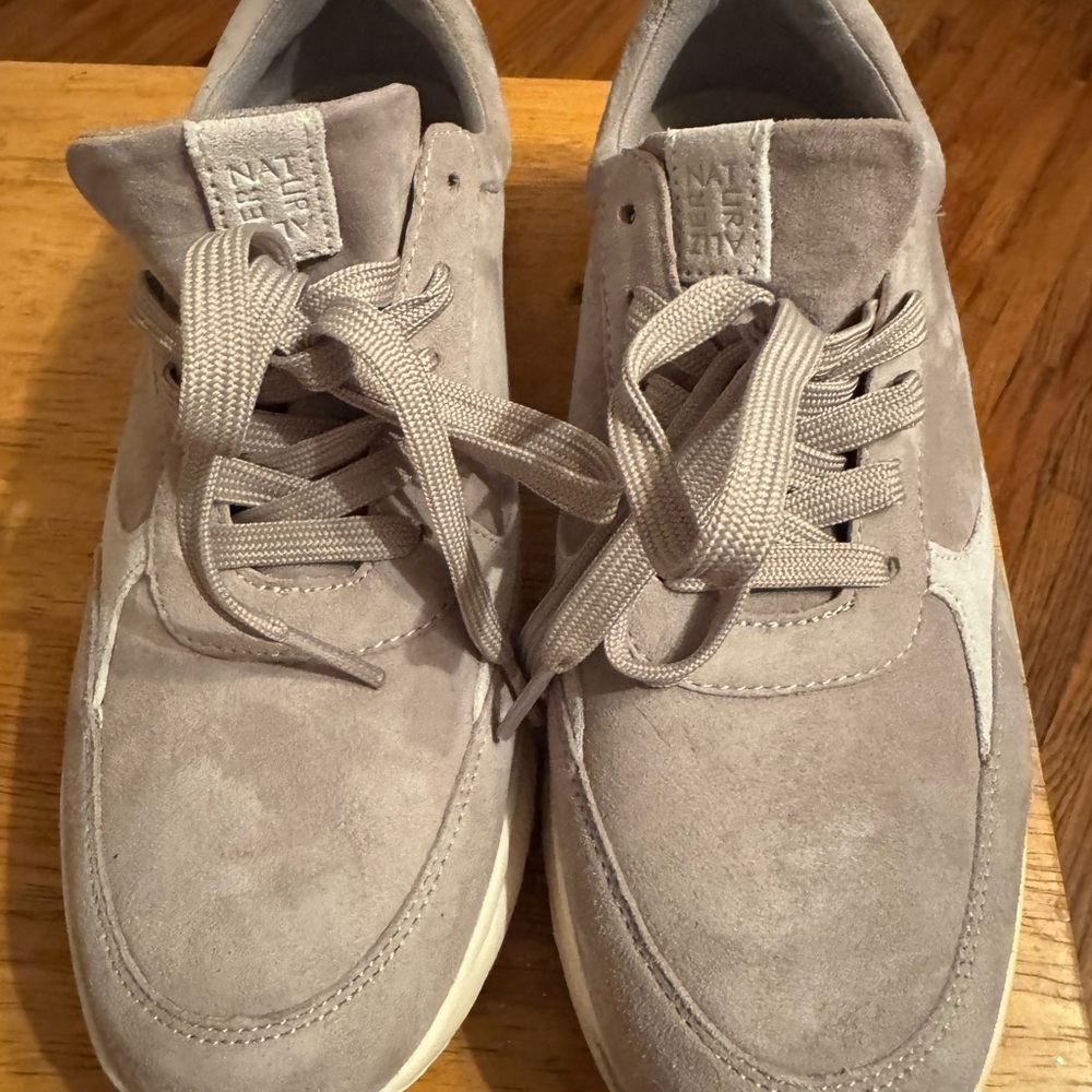 Naturalizer Women’s Light Gray Suede Sneakers